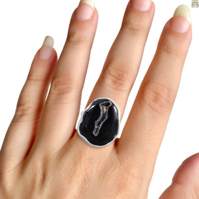 Black Agate Rings: The Dark and Enigmatic Stone: 