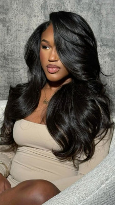 Luxury Redefined: Wig with Lace Front Technology: 
