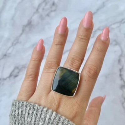 Experience the Protective Power of Blue Tiger Eye: 