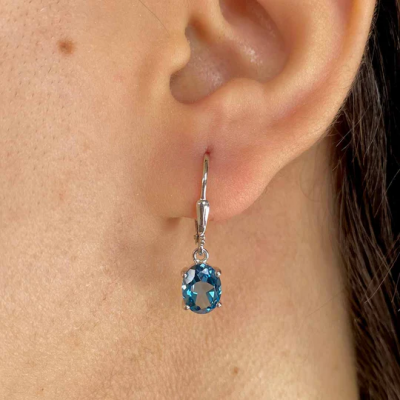 The Beauty of London Blue Topaz Jewelry.: A Guide: 