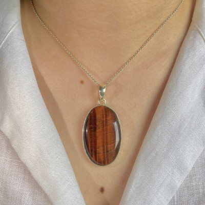 Unleashing Confidence: How Red Tiger Eye Jewelry Empowers You: 