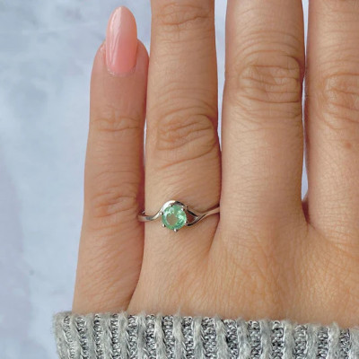 Shop Dainty Green Kyanite Rings Online at Sagacia jewelry: 