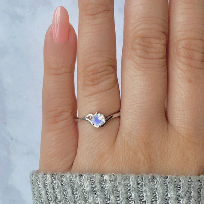 What Are the Benefits of a Dainty Moonstone Rings?: 