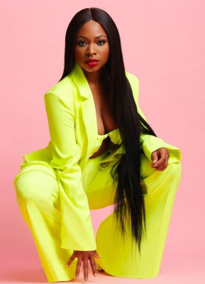 Flawless Style with a Frontal Wig: 