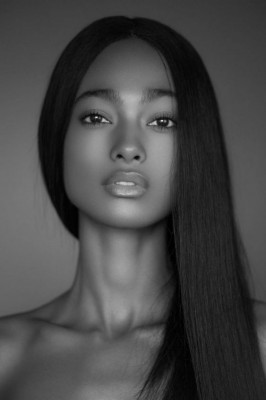 Frontal Closure - Flawless Hairline with Full Coverage: 