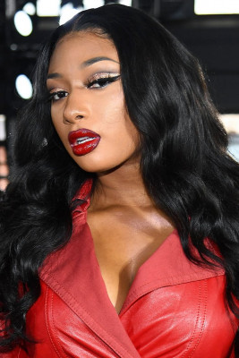 Experience Realism and Quality with Wig Human Hair Collection: 