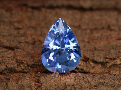 Blue Sapphire Engagement Rings: A Classic Choice: 