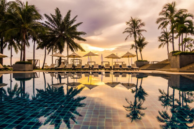 Which are the best 4-star hotels in Goa?: 