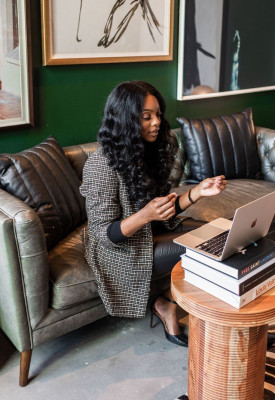 Elevate Your Look with Hair Bundles with Closure!: 