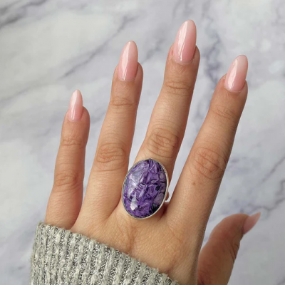 Elegant Charoite Rings: Mystical Beauty in Unique Purple Gemstones: 