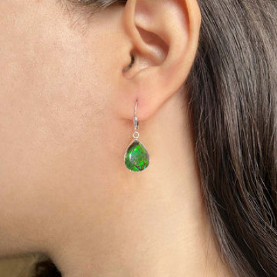 The Kaleidoscopic Ammolite Jewelry: Unveiling Its Meaning and History: 