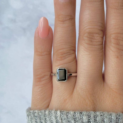 Elegant Black Tourmaline Ring in 925 Sterling Silver – Dainty Design: 