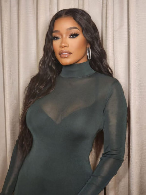 Achieve a Natural Look with Wet and Wavy Bundles: 