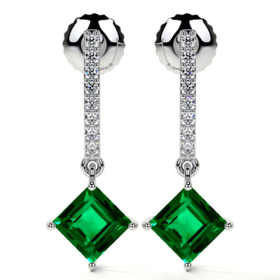 Untreated Brazilian Origin Alexandrite Earrings: 