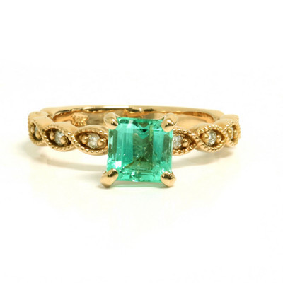Emerald Shaped Emerald Gem Engagement Rings: 