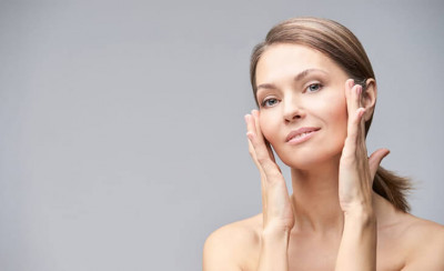 How to Choose the Right Surgeon for Facelift Surgery - Dr. Lokesh Handa: 