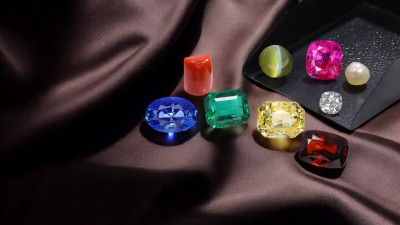 Color Clash: Why Gen Z Loves Colored Gemstones Over Diamonds: 