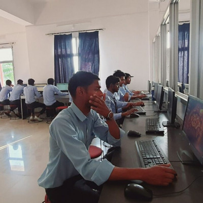 Trusted Lucknow MBA University for Career Growth: 