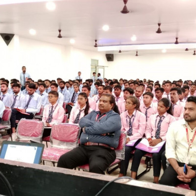 Best Management Colleges in Lucknow: Shaping Future Business Leaders: 