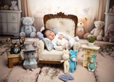Capturing Precious Beginnings: Newborn & Toddler Photography in Kolkata: 