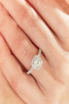 Exclusive Online Diamond Engagement Ring Collection: 
