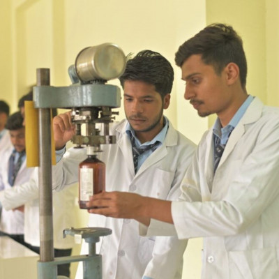 D Pharmacy Colleges in Lucknow – Empowering Future Healthcare Professionals: 