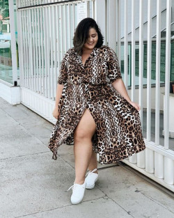 Cute outfit ideas with animal print, cool curvy girl summer outfits, beach vacation outfits: Plus size outfit  