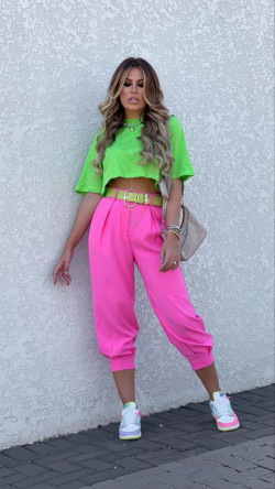 Pink colour outfit, you must try with jeans: 