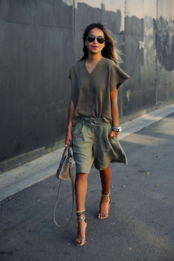 Colour goes with khaki green, classy dresses, office wear dresses: 