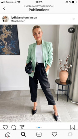 green coat with white t- shirt outfit ideas: 