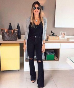 Stunning black top and flare jeans outfits: Denim Pants,  Loose jeans  