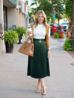 Green pleated skirt outfit pleated maxi skirt with cute white top, trendy street fashion, classy dresses, relaxed weekend outfits: 
