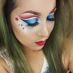 Eye Shadow Look For 4th July Independence Day: 
