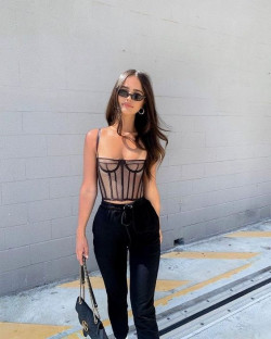 Black Jeans And Corset Outfit Ideas: Street Outfit Ideas  