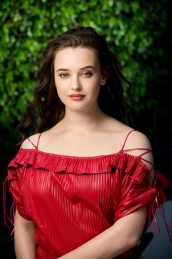 Clothing ideas katherine langford photoshoot red makeup look: Makeup Ideas,  Red Dress  