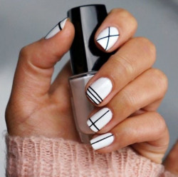 Black and white cute nail designs: Nail art  