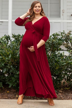 Trendy clothing ideas for plus size baby shower: 
