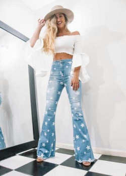 Cute bell bottom jean outfits: 