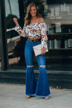 Western outfits with bell bottoms: 