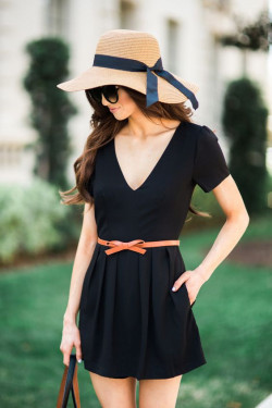 Women summer dresses and hat: 