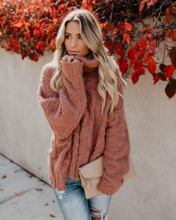 Big sweater cute girl, winter clothing: 