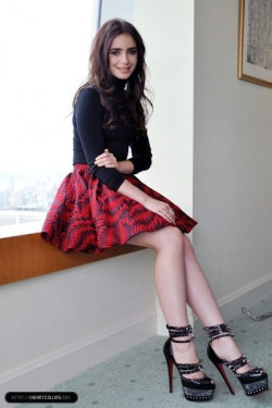 Lily collins dress photoshoot emily in paris, street fashion, lily collins, photo shoot: 
