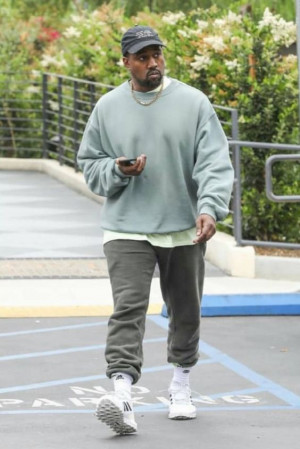 Kanye west outfits sweatpants yeezy season 6 sweatpants, adidas yeezy, baseball cap, t-shirt: 