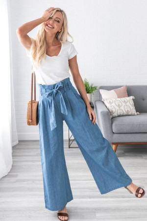 Light blue palazzo pants outfit: 