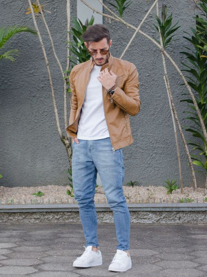 Tan leather jacket mens outfit: 