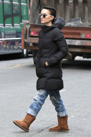 Celebrities wearing ugg boots , Winter coat: 