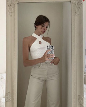 Outfit Pinterest standing, sleeveless shirt, tube top: 