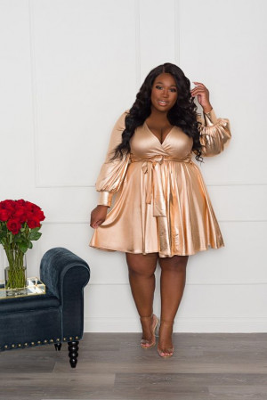 Plus size casual birthday party: 