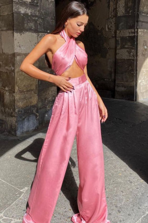 Pink outfit inspo with trouser: 