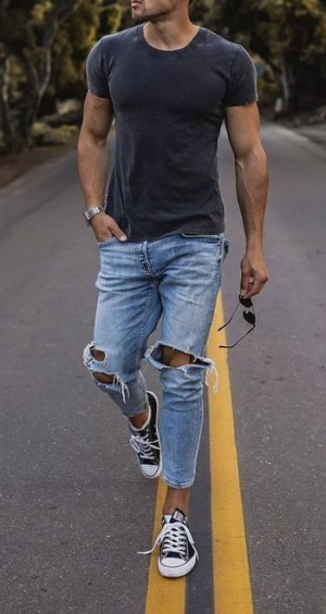 Outfit style with jeans, t-shirt: 